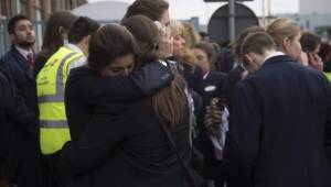 Imágenes de dolor de los familiares de las víctimas del atentado en Bélgica.