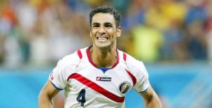 Michael Umaña sale a celebrar el penal que convirtió con el que Costa Rica clasificó a cuartos de final del Mundial de Brasil 2016.