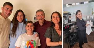 Ada Marisol Pérez se ha convertido en una pieza clave para la familia de Luis Enrique. En la foto posa muy feliz junto al técnico español, su esposa Elena Cullell, su hija Sira Martínez y el futbolista del Barça Ferran Torres.