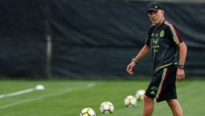 El técnico de la selección de México, Juan Carlos Osorio, se prepara con su equipo para los amistosos rumbo a la Copa del Mundo de Rusia. (Foto: Esto)