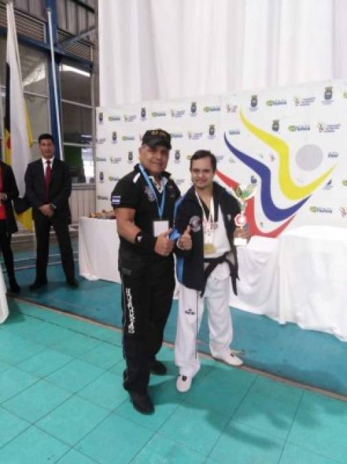 Júnior Erazo Schauer maravilla en torneo de taekwondo de Chile