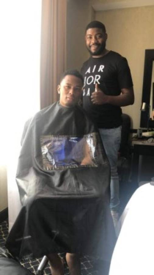 Primo del 'Choco' Lozano es el barbero de la Selección Nacional de Honduras