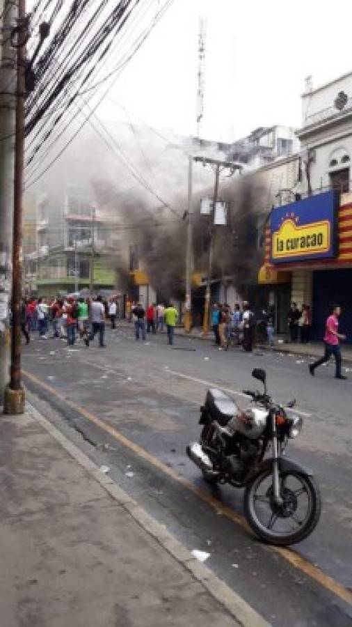 INFORME ESPECIAL: Saqueos de tiendas y caos en las protestas en Honduras