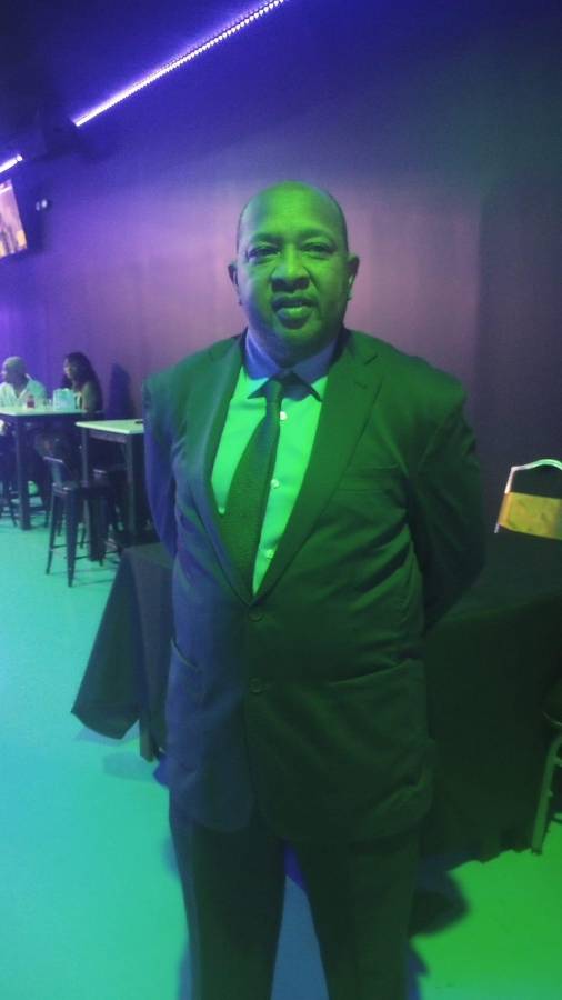 ¡Rodeado de grandes figuras! Don Eulogio Palacios recibió bonito homenaje en New Orleans en una noche de gala