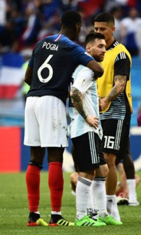 EN FOTOS: Pogba consoló a un Messi destrozado por eliminación en Rusia