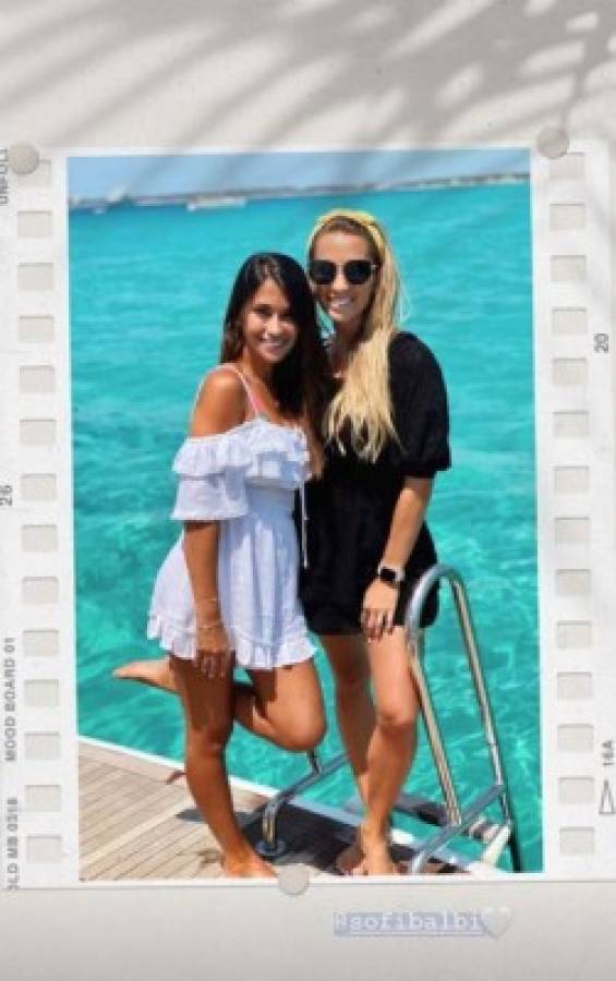 Antonela Rocuzzo presume de su cuerpazo en las vacaciones de lujo junto a Messi en Ibiza