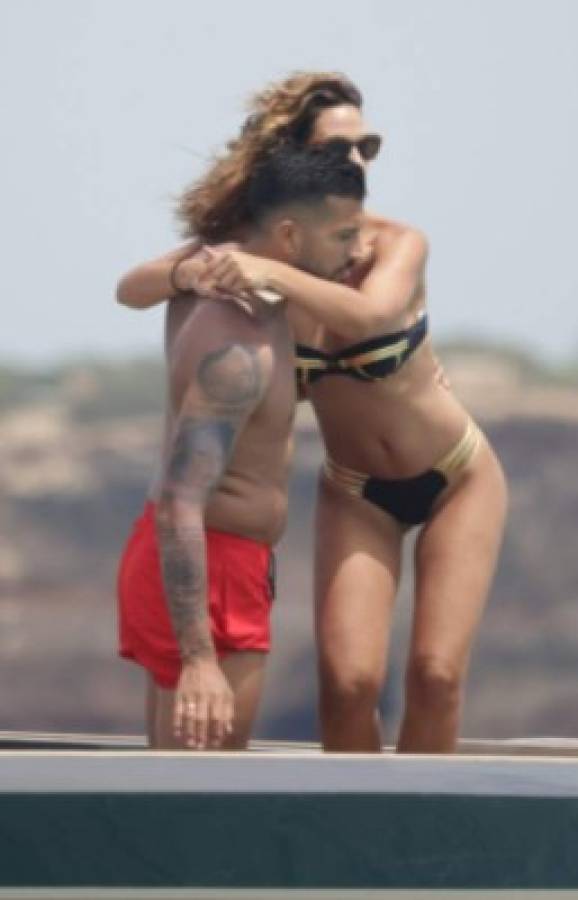 Fotos: exjugador del Real Madrid pasa increíbles vacaciones con su hermosa esposa en Ibiza