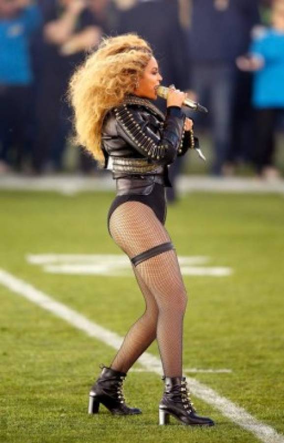 Beyoncé, la reina que brilló en el Super Bowl junto a Bruno Mars y Coldplay