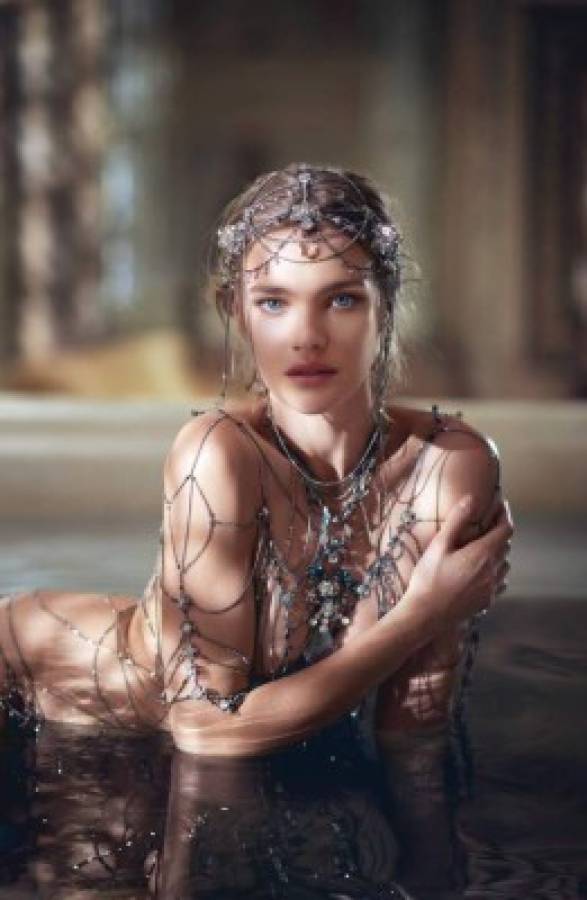 Conocé a Natalia Vodianova, la modelo rusa que custodiará el trofeo del Mundial