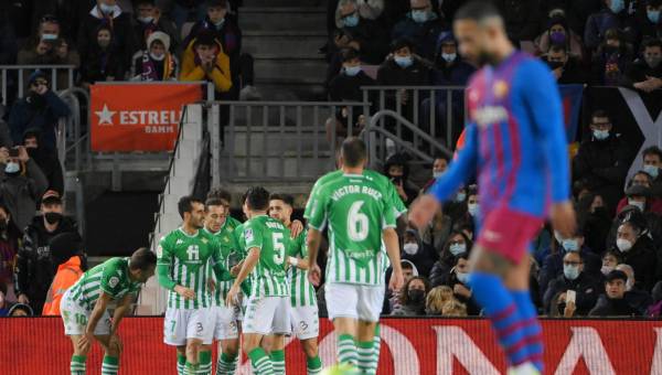Un gran contragolpe finiquitado por Juanmi, le dio el triunfo al Real Betis en la cancha del Barcelona. *