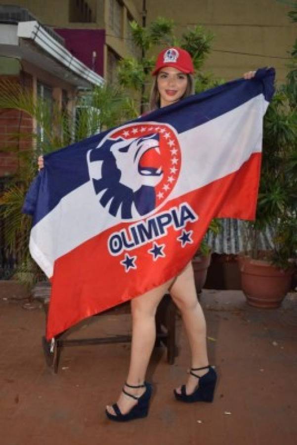 Ella es Ana Bautista, la explosiva aficionada del Olimpia