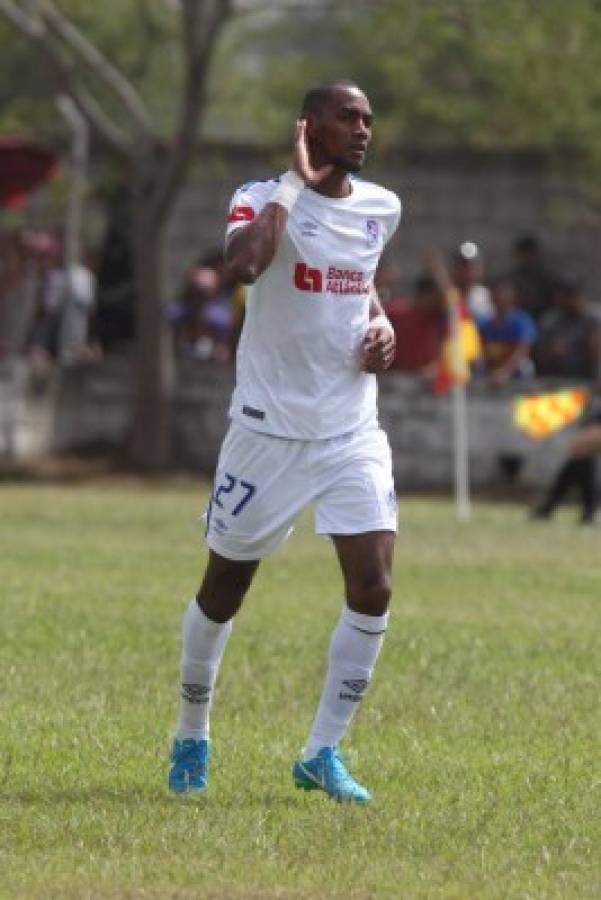 Nahún Espinoza ya tiene definido su 11 titular con el Olimpia