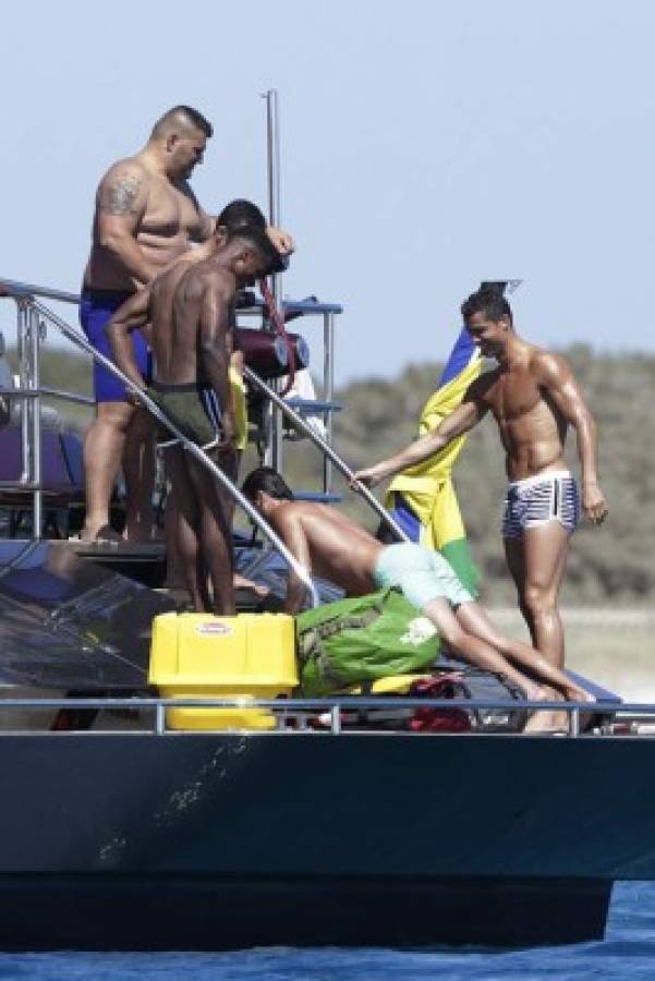 Fotos: Así se la pasa Cristiano en sus vacaciones en Ibiza