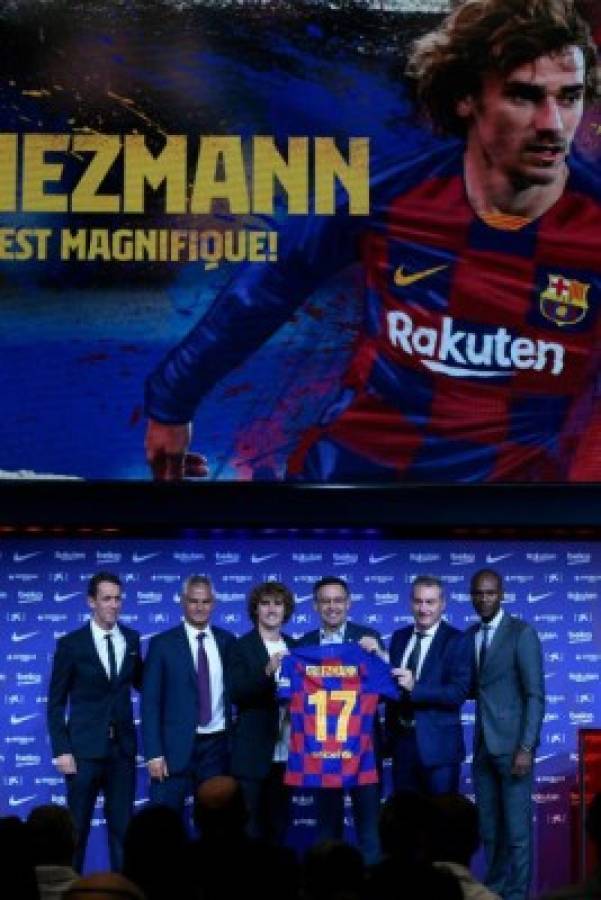 Así fue la presentación de Griezmann en el Camp Nou: Nuevo dorsal y elogios a Messi