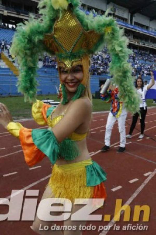 ¡PRECIOSURAS! Las encantadoras damas en el juego de Honduras-Australia