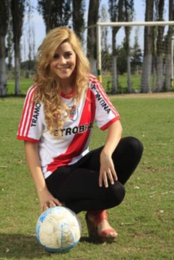 Melisia, la cantante argentina fanática del River Plate
