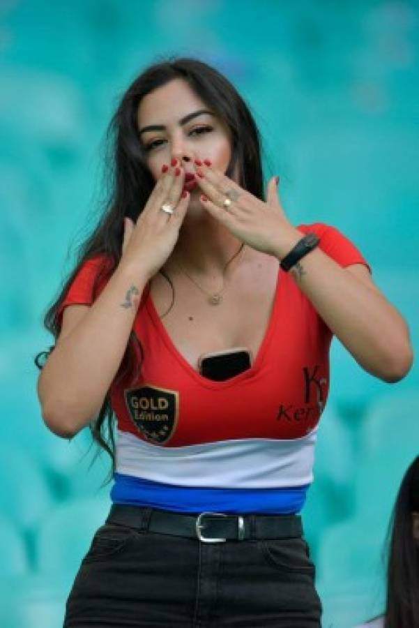 ¡Unas diosas! Larissa Riquelme y Cindy Álvarez enamoran en el Colombia-Paraguay