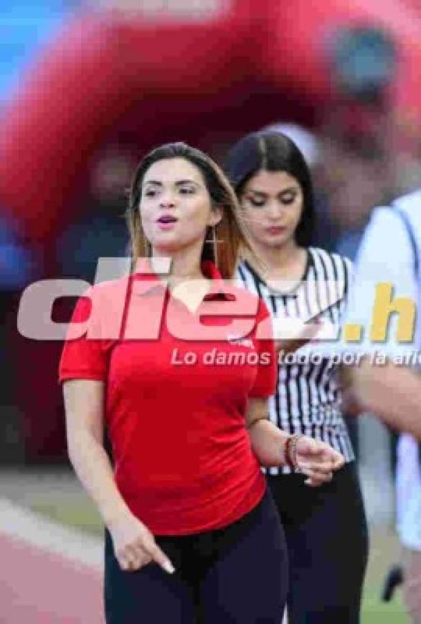 ¡Pura lindura! Las bellas catrachas en el juego de Honduras ante Chile en el Olímpico