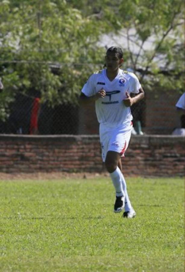 20 futbolistas hondureños con pasado en el Olimpia que quizá habías olvidado