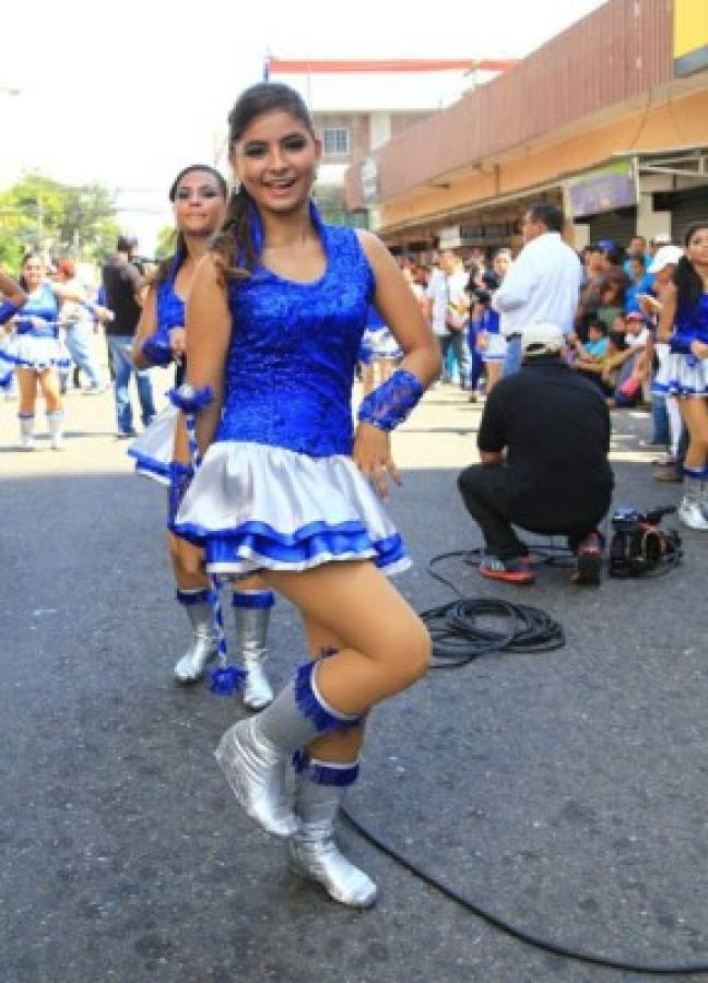FOTOS: Las bellas chicas que adornan las fiestas patrias de Honduras