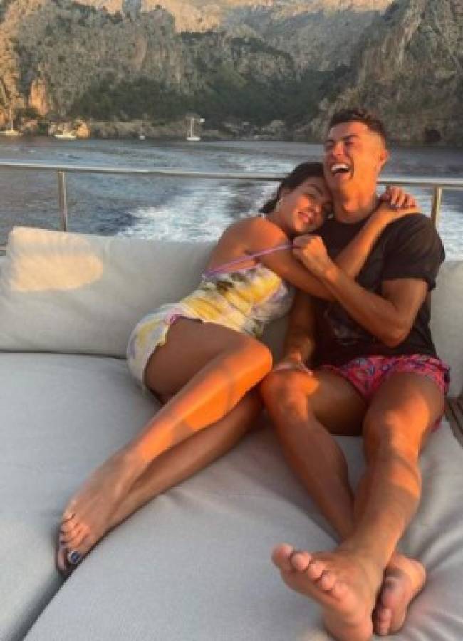 Las nuevas fotos de las picantes vacaciones de Cristiano Ronaldo con Georgina Rodríguez en Mallorca