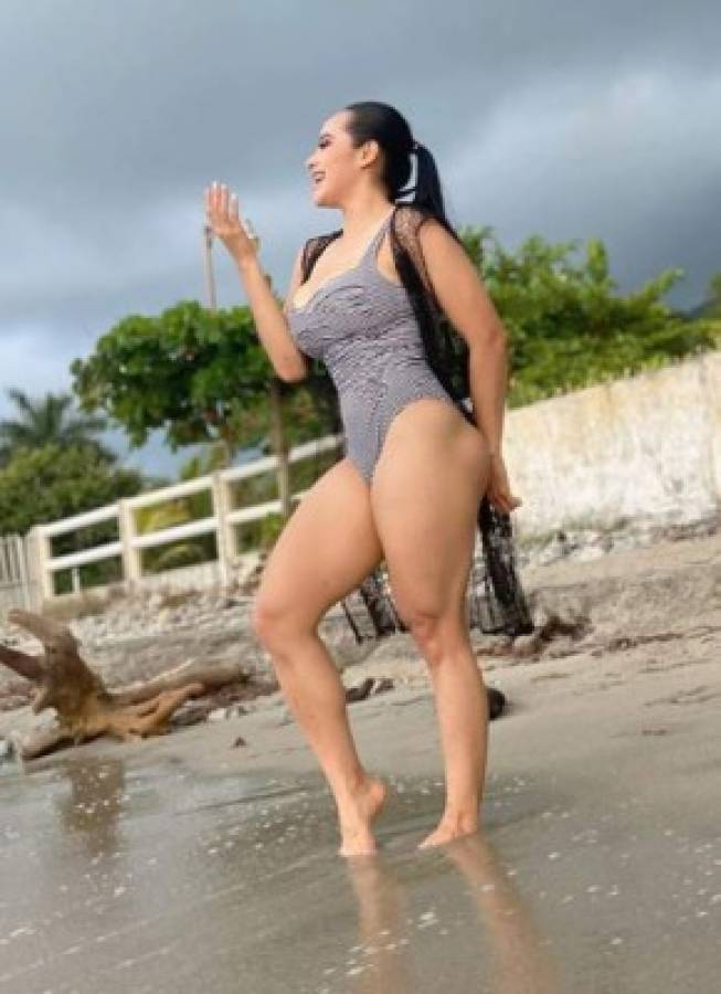 La explosiva futbolista de Motagua Yuridia Pineda arriba a sus 24 años más 'hot' que nunca