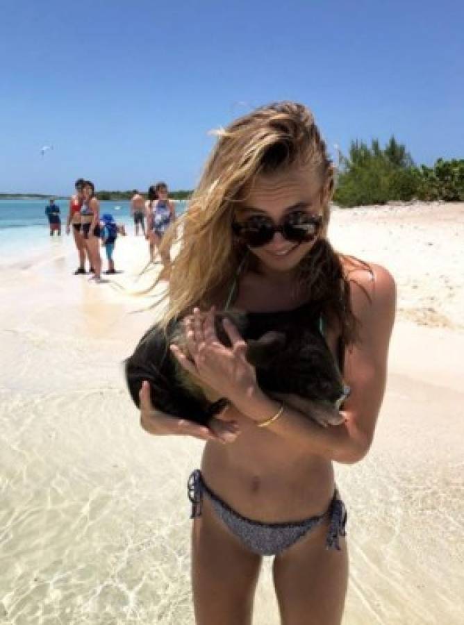 Fotos: De Ligt se marcha a la 'isla de los cerdos' con su espectacular novia