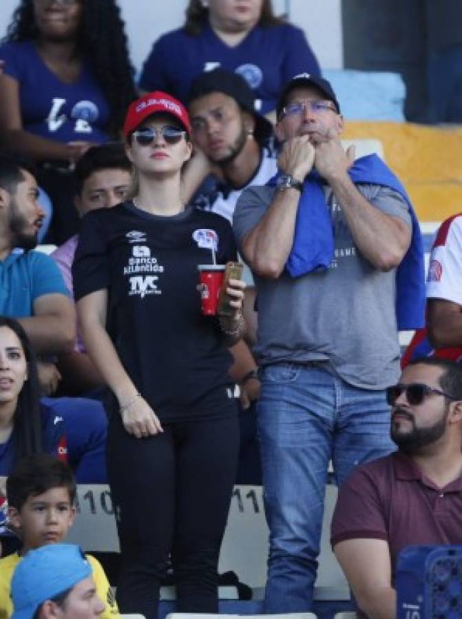 ¡Mucha belleza! El Nacional se llenó de lindas chicas en la final de Olimpia ante Motagua