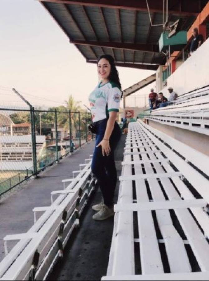 Azaria Torres, la linda novia de jugador extranjero de Liga Nacional