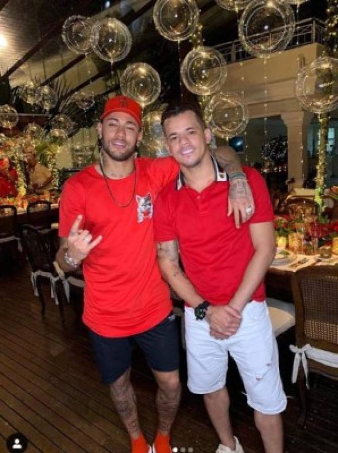 Hasta 11 mil euros al mes por ser amigos de Neymar: La vida de lujo que llevan los 'toiss'