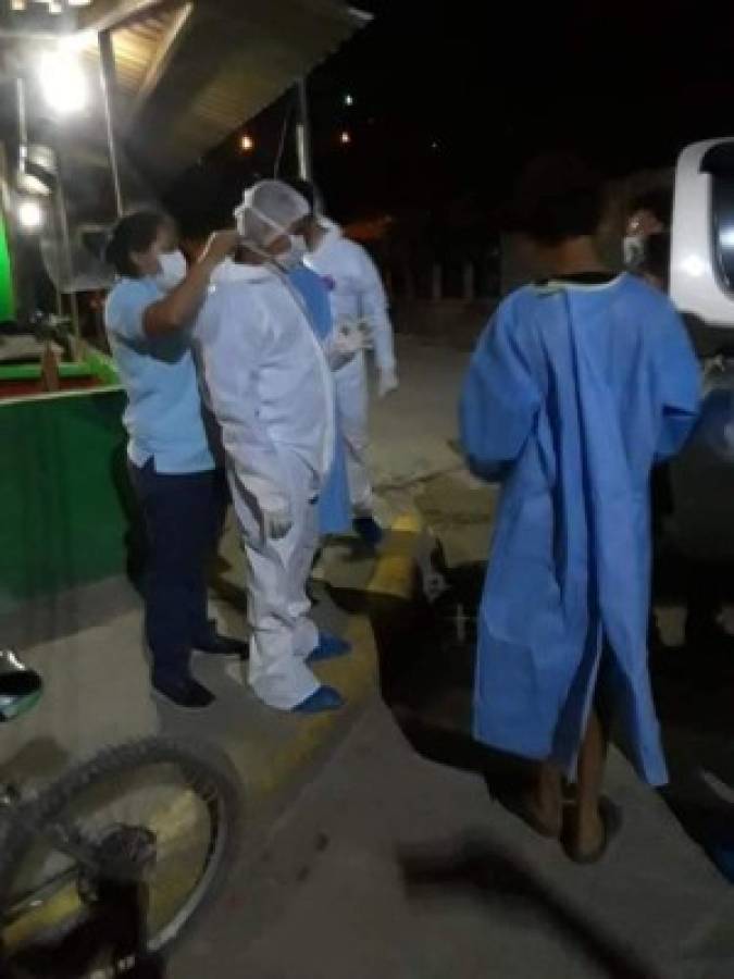 Duras imágenes del entierro de los primeros dos muertos por coronavirus en Honduras