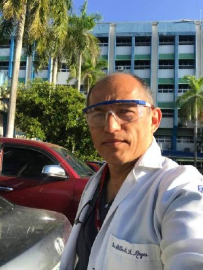 Gilberto Reyes, el médico de Real España que lucha en primera línea contra el coronavirus