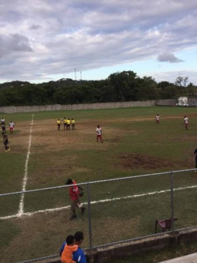 Estadios hondureños en pésimas condiciones en los que se juega fútbol profesional