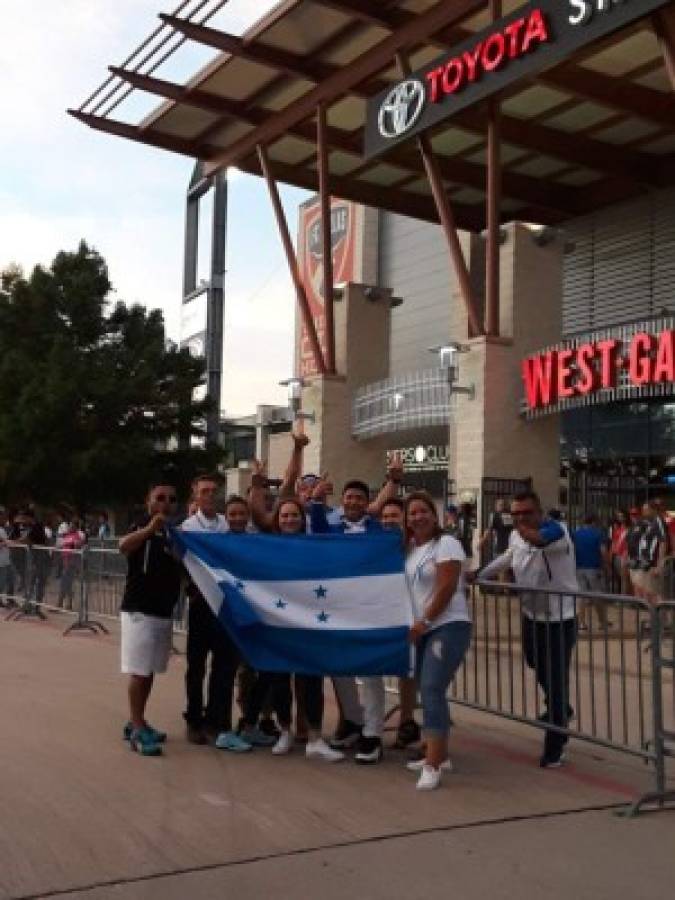 ¿Quién es la rubia? Belleza y fervor previo al Honduras-Canadá