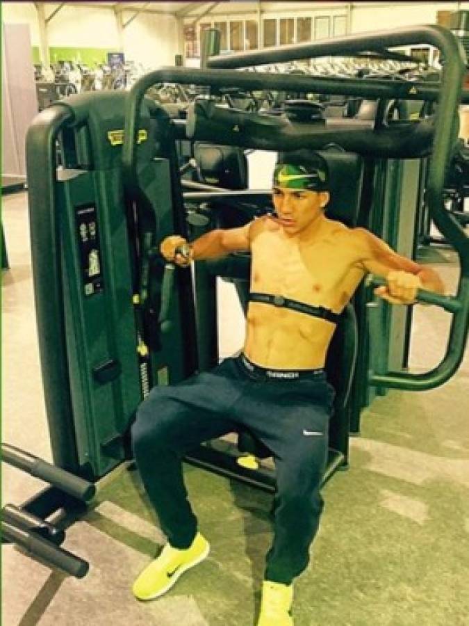 ¡Puro músculo! El 'salvaje' cambio físico del boxeador Teófimo López en solo seis años