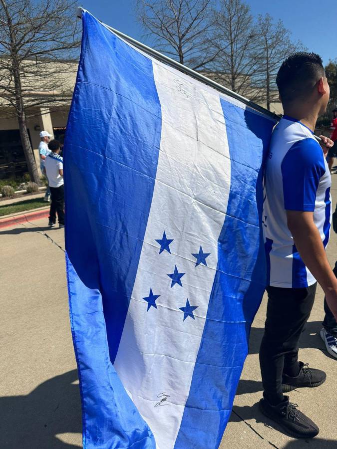 Locura total por Honduras: afición catracha se hace sentir en Frisco desde temprano previo al duelo contra Costa Rica