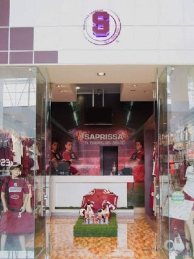 ¿Y los clubes de Honduras? El Saprissa de Costa Rica abre tres nuevas tiendas oficiales