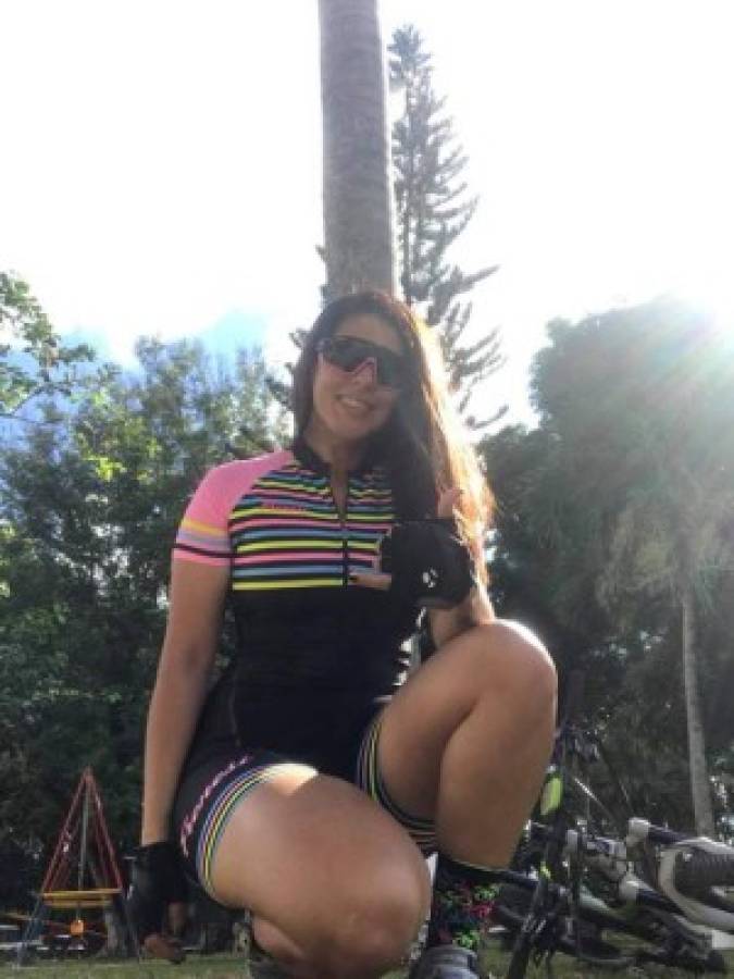 Alexandra Cruz, la hermosa ciclista hondureña que motivó a Tabaré Alonso a visitar San Pedro Sula