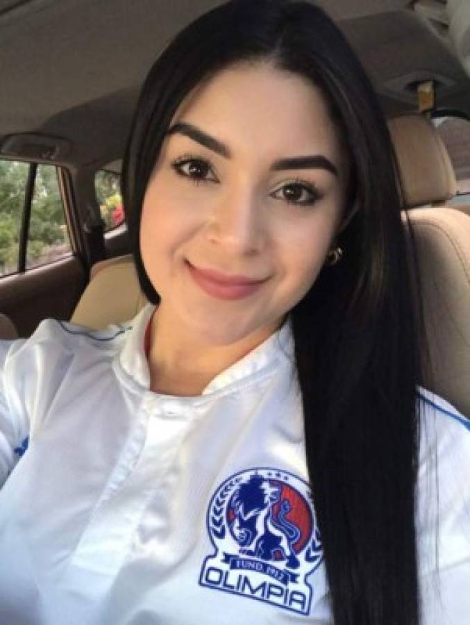 MUÑECA: Así es Fany Hernández, la aficionada más bella del Olimpia que calentó el Clásico