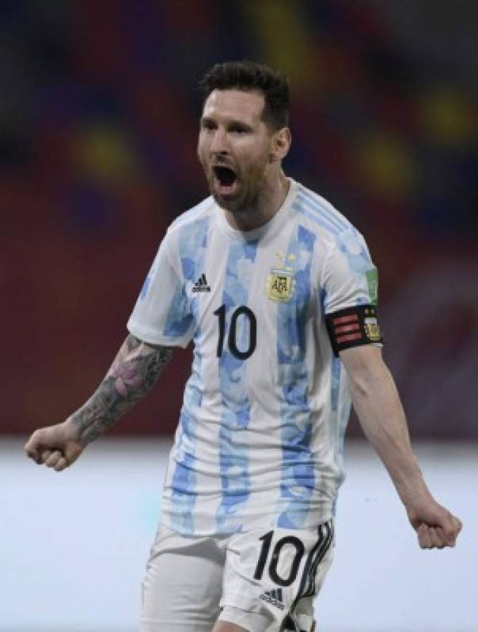 Las duras imágenes de Messi tras empatar contra Chile y así fue captado con Medel luego de su recordada pelea