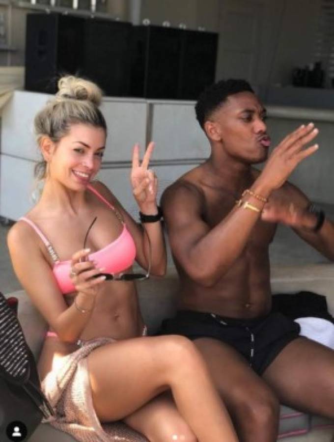 Mélanie, la explosiva novia de un crack francés a quien le pide que juegue en el Real Madrid