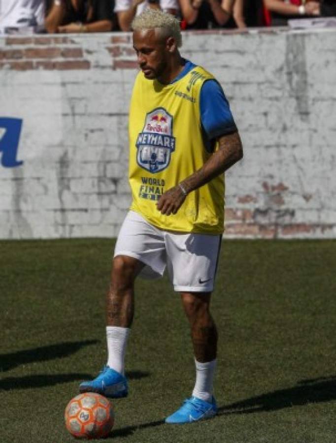 Neymar rompe su silencio, vuelve a jugar y sorprende con su nuevo 'look'