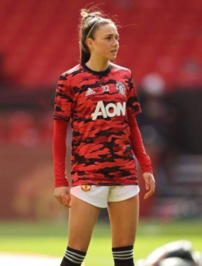 Así es Tara Bourne, la preciosa defensora del Manchester United que enamora en Inglaterra