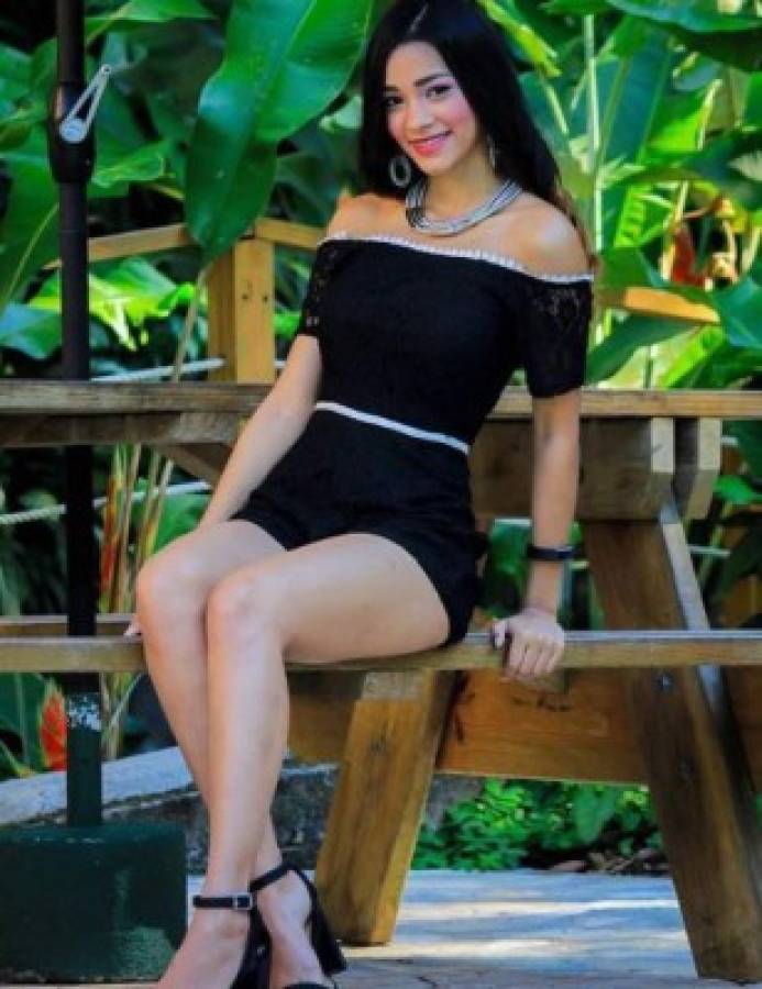 Ella es Katherine Perla, la hermosa aficionada hondureña que apoya a la 'H' desde España