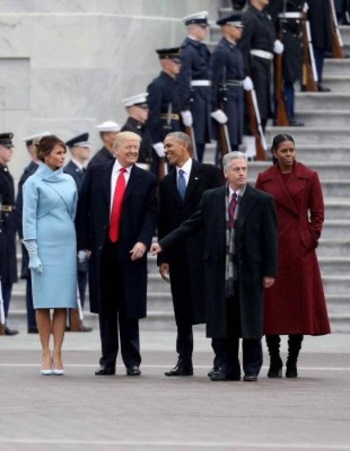 Melania Trump y su espectacular look en juramentación de su esposo Donald