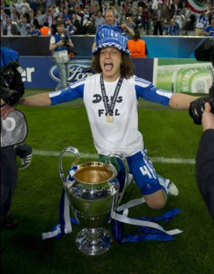 Jugador de hockey, un ''traidor'' y otro sin equipo: la actualidad del Chelsea campeón de la Champions en 2012