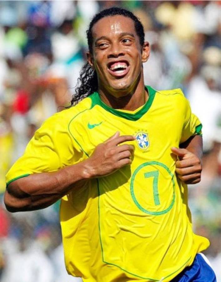La larga carrera de Ronaldinho en imágenes