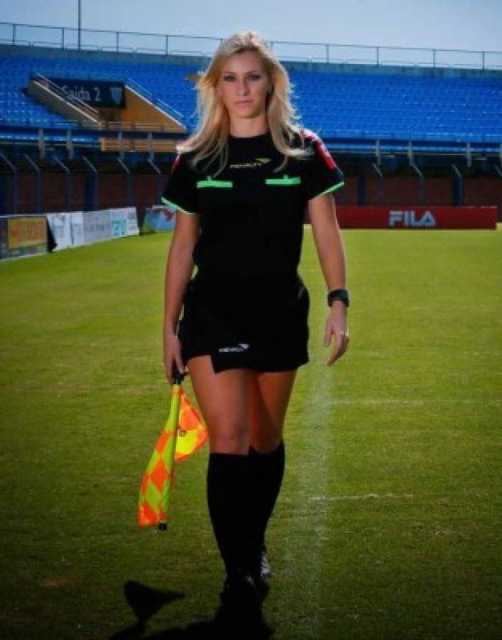 ¡Preparada! Fernanda Colombo, la árbitro más hermosa del mundo está lista para Rusia