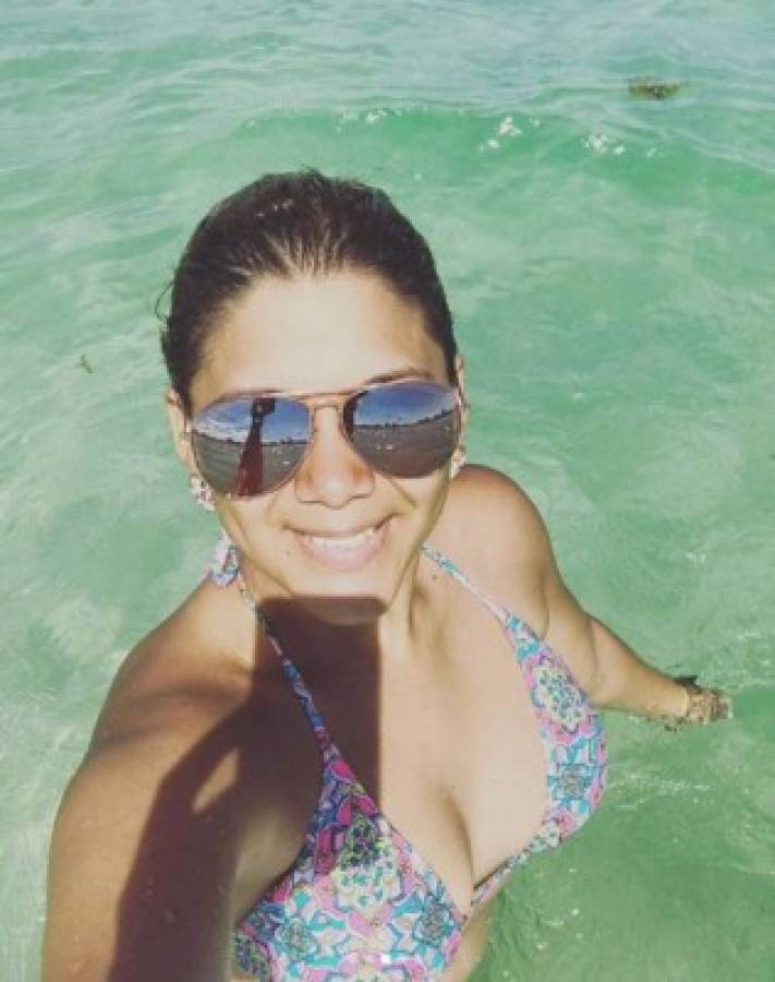 Las ardientes vacaciones de Ivonne, la bella esposa de jugador hondureño