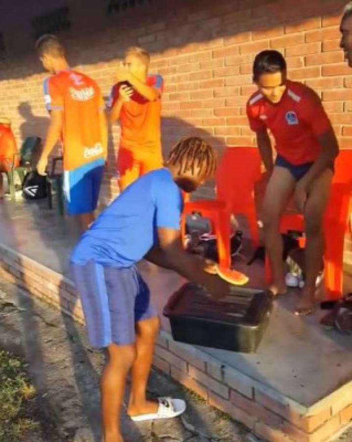 La Taflo, el comediante hondureño que confundieron con jugador de Olimpia ¡Hasta medalla recibió!